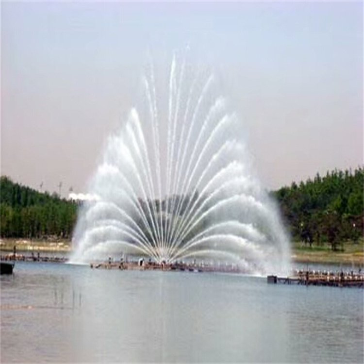 黑龙江黑河湖面漂浮喷泉