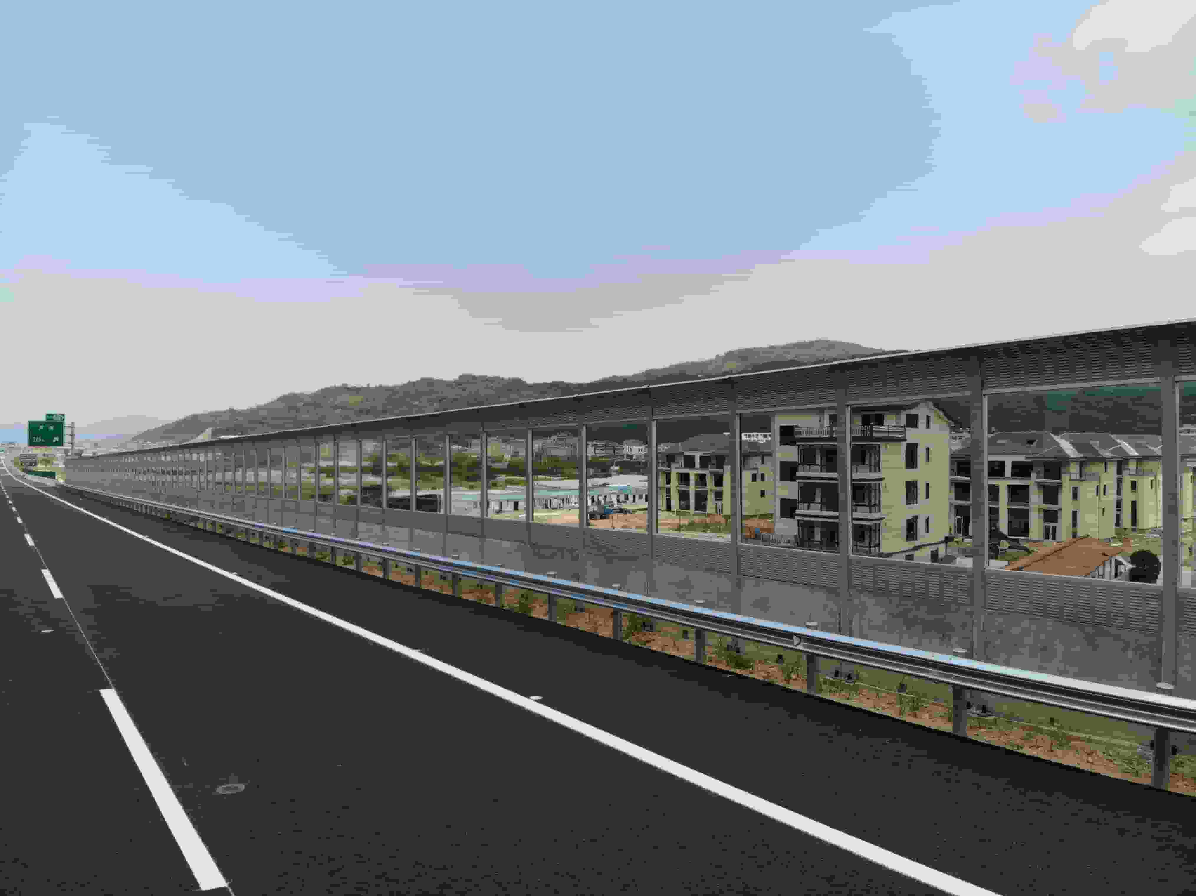 湖南永州祁阳铁路声屏障多少钱〖河北金标〗源头厂家