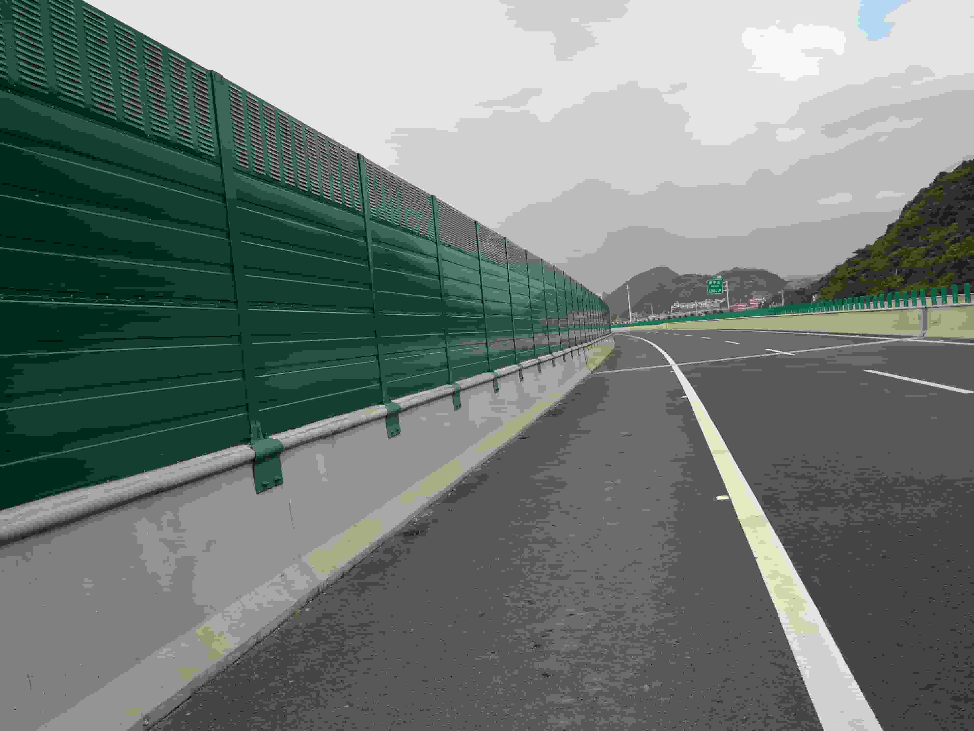 四川巴中恩阳透明公路声屏障厂家河北金标全国直发