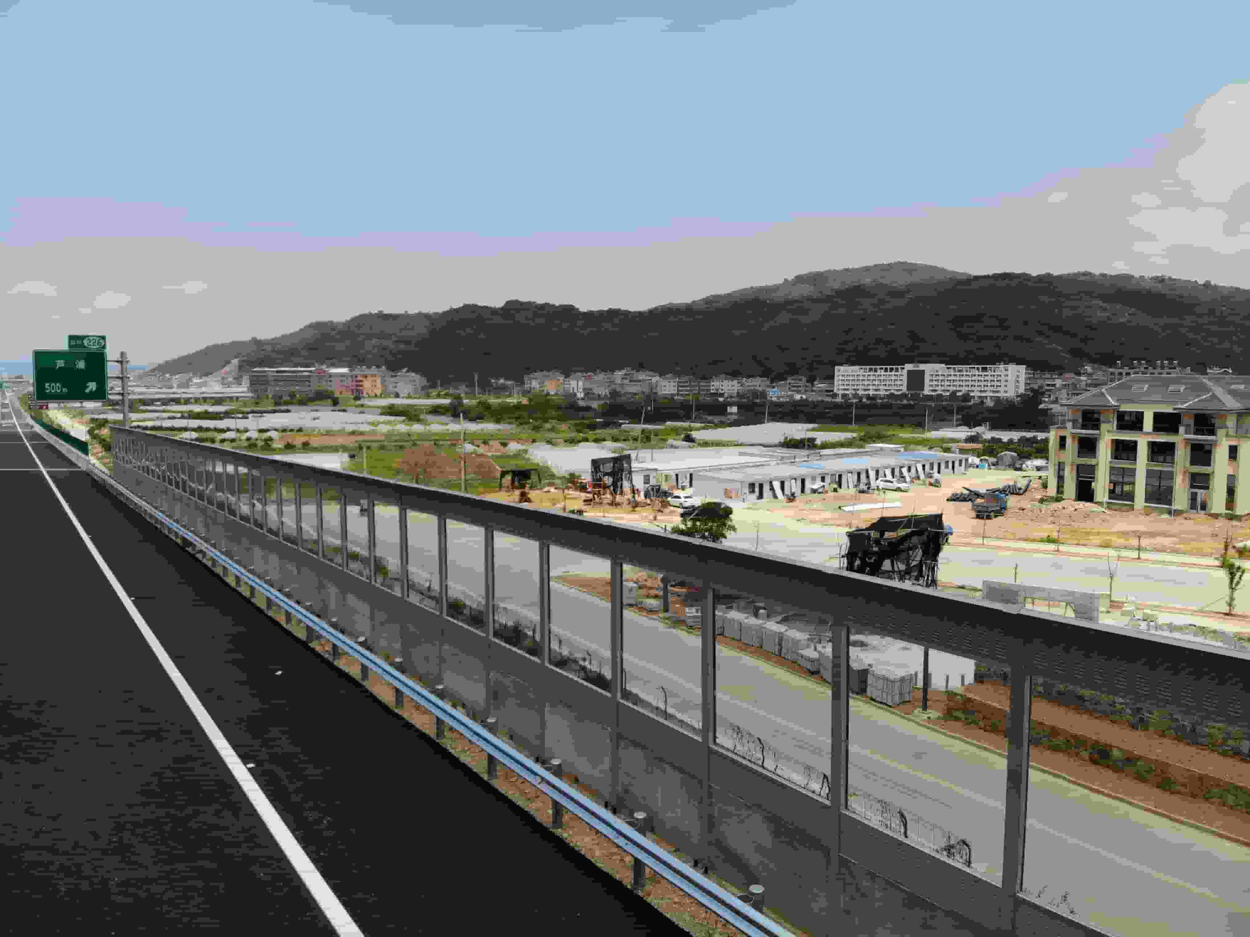 广东茂名信宜透明公路声屏障多少钱找河北金标