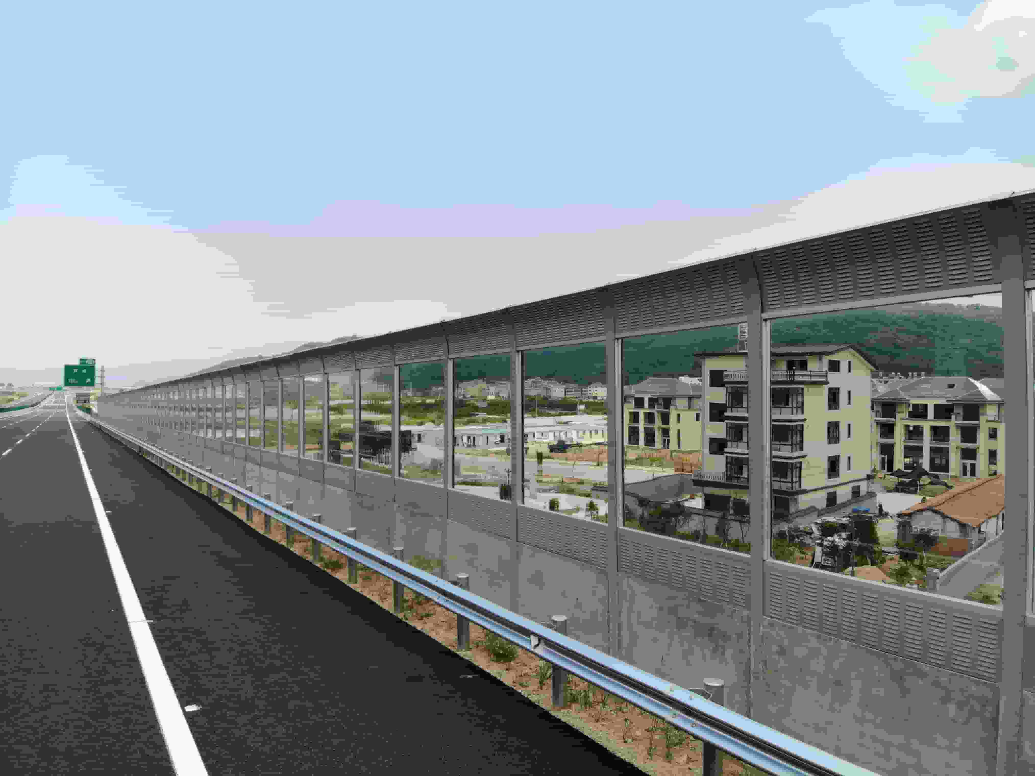 直辖上海宝山透明公路声屏障多少钱选择河北金标〗