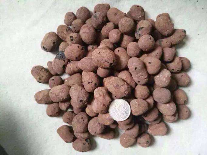 湘潭鱼缸假山鱼池造景用火山岩水处理陶粒饲料级沸石供应