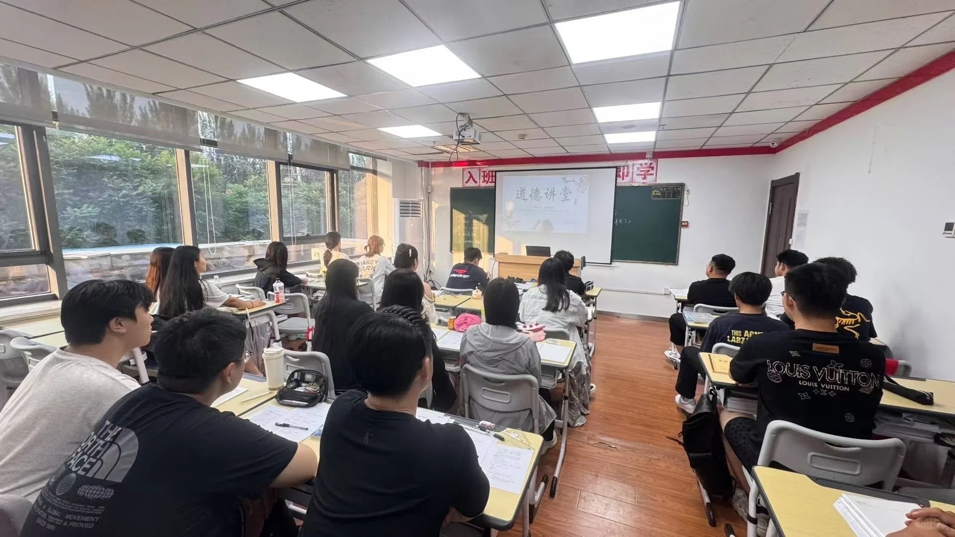 【四大卫校班最新消息！】南京鼓楼区江苏医药单招上岸多的有哪些，速看！