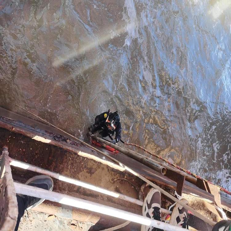 张掖市水下堵漏施工公司电话24小时在线——张掖市工程队伍