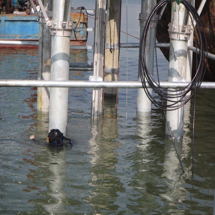 巴音市水下钢板切割公司品质优先——巴音市工程队伍