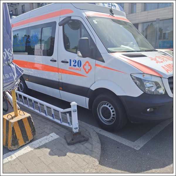 救护车出租：内江租赁120急救车转院一般多少钱【出院护送】<2025今日+排名一览>