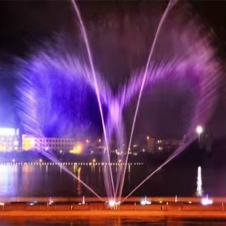 直辖天津湖面漂浮喷泉