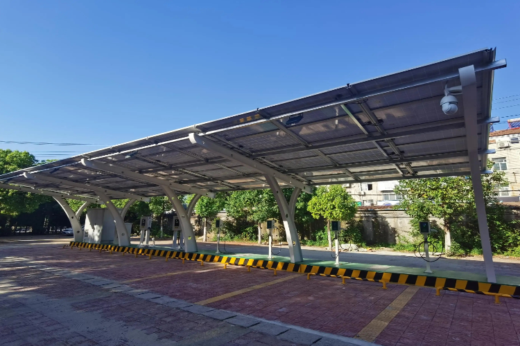 四川泸州江阳区六车位光伏车棚多少钱河北金标厂家直发