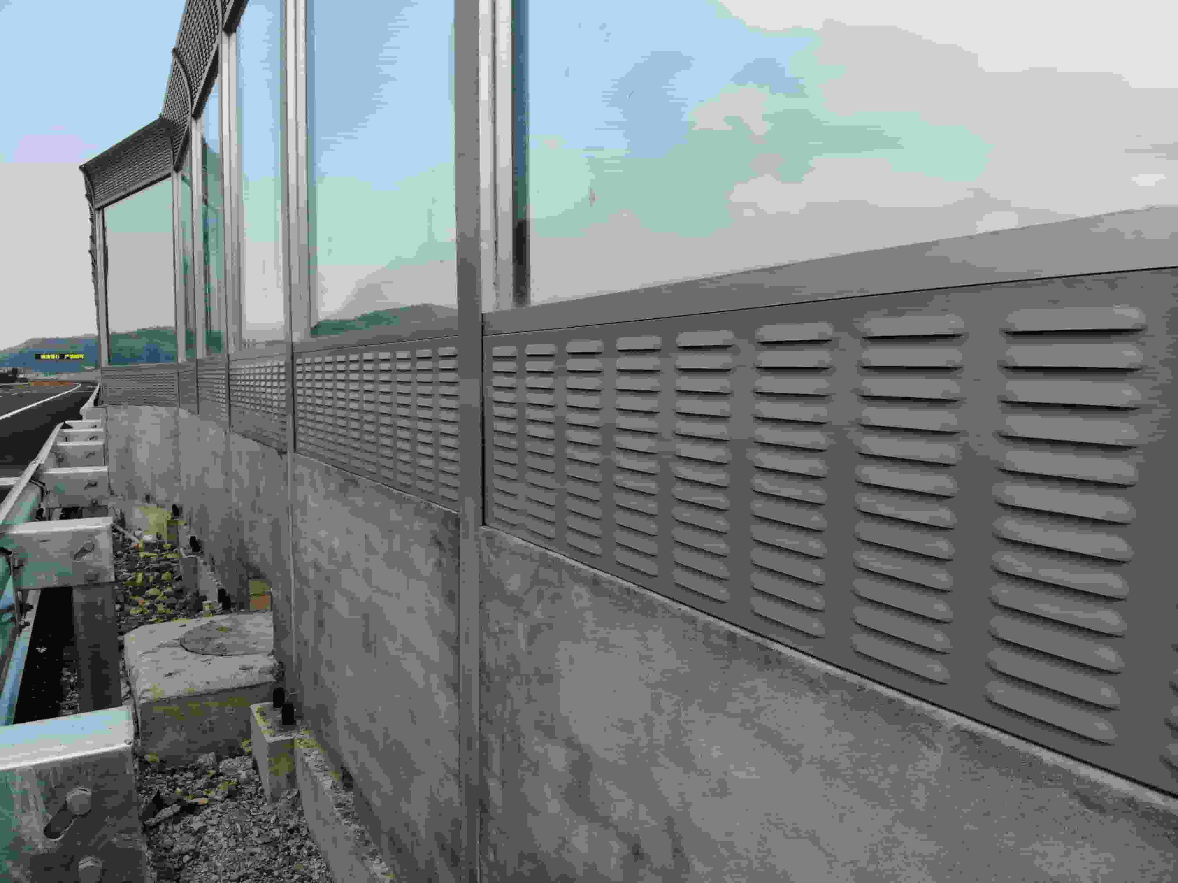 山东菏泽单透明公路声屏障厂家河北金标专注质量