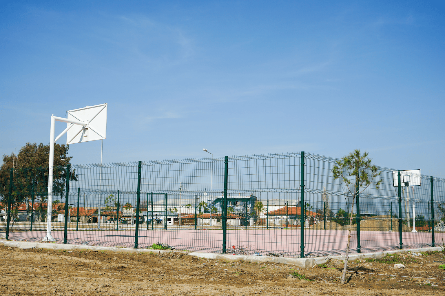 贵州贵阳云岩区高速公路防眩网供应河北金标来参观