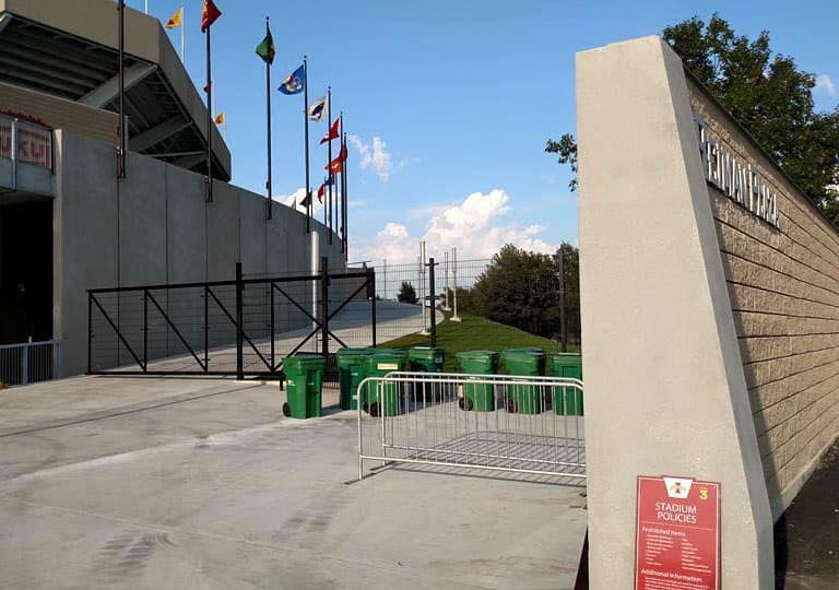 云南曲靖麒麟区高速公路隔离栅供应河北金标加工厂家