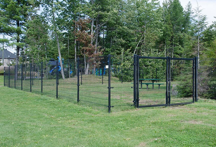 河北石家庄辛集铁路护栏多少钱河北金标常年供应