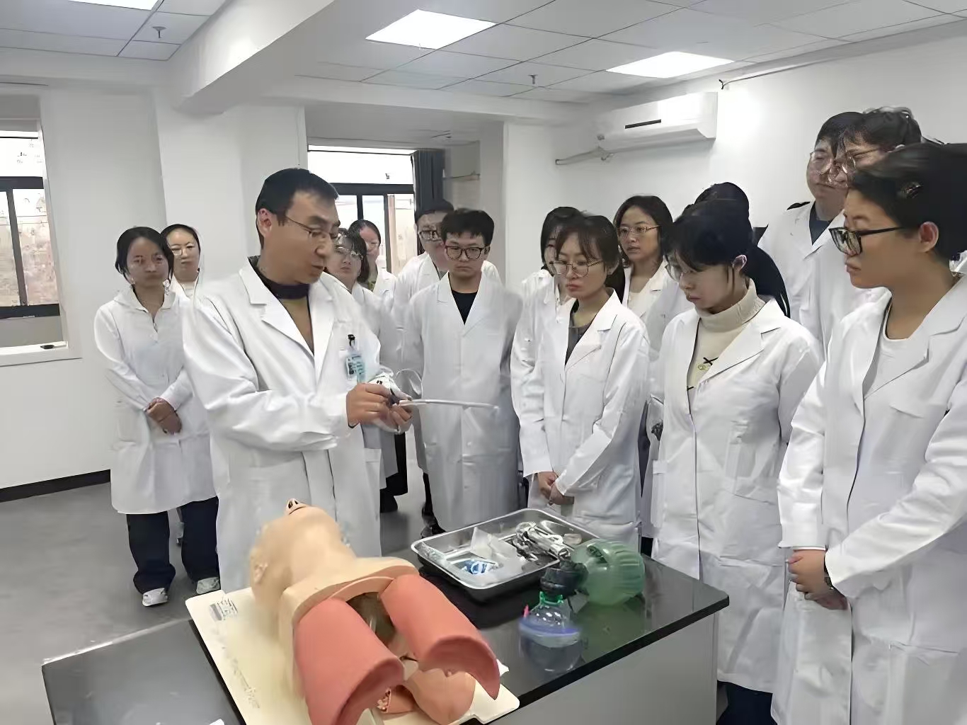 持续招生!毕节市市场营销中职中专学校多少分科一上大专