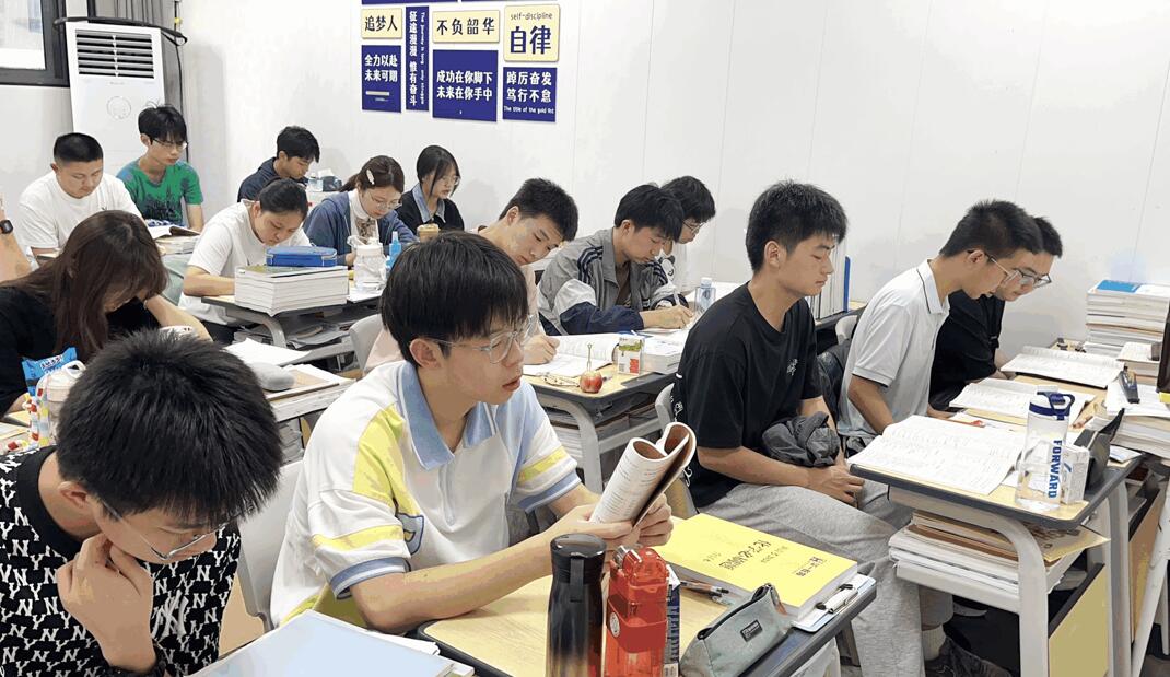 武汉最牛的高考签约前三+2026武汉高三冲刺班收费一览
