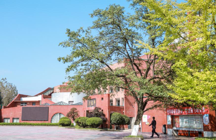 力争上游!贵阳市全日制高考复读学校推荐