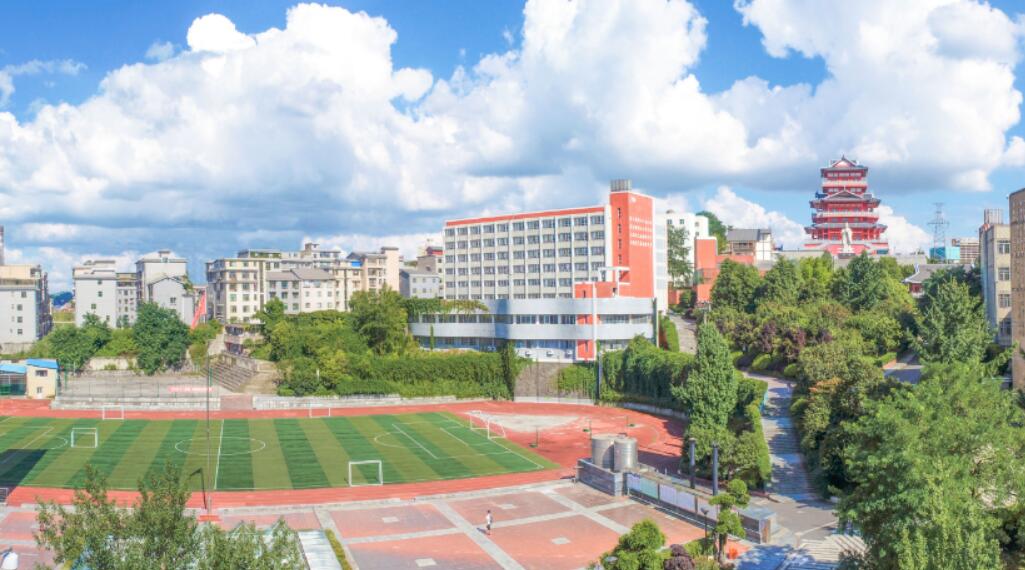 持续招生中!贵阳市白云区高三复读集训营前三