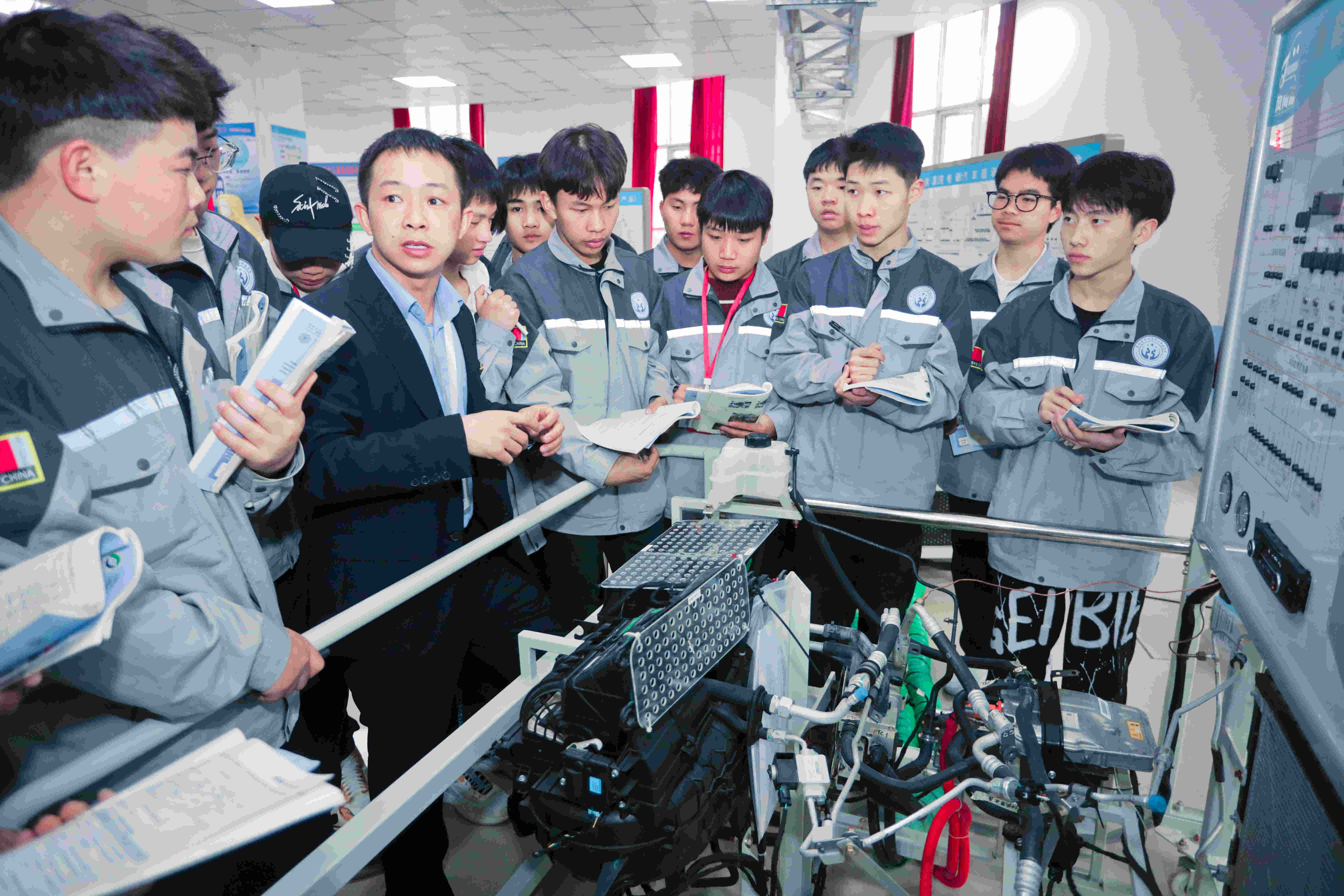 2025金阳电子商务职业学校哪里有（2025金阳300分能读什么高中）