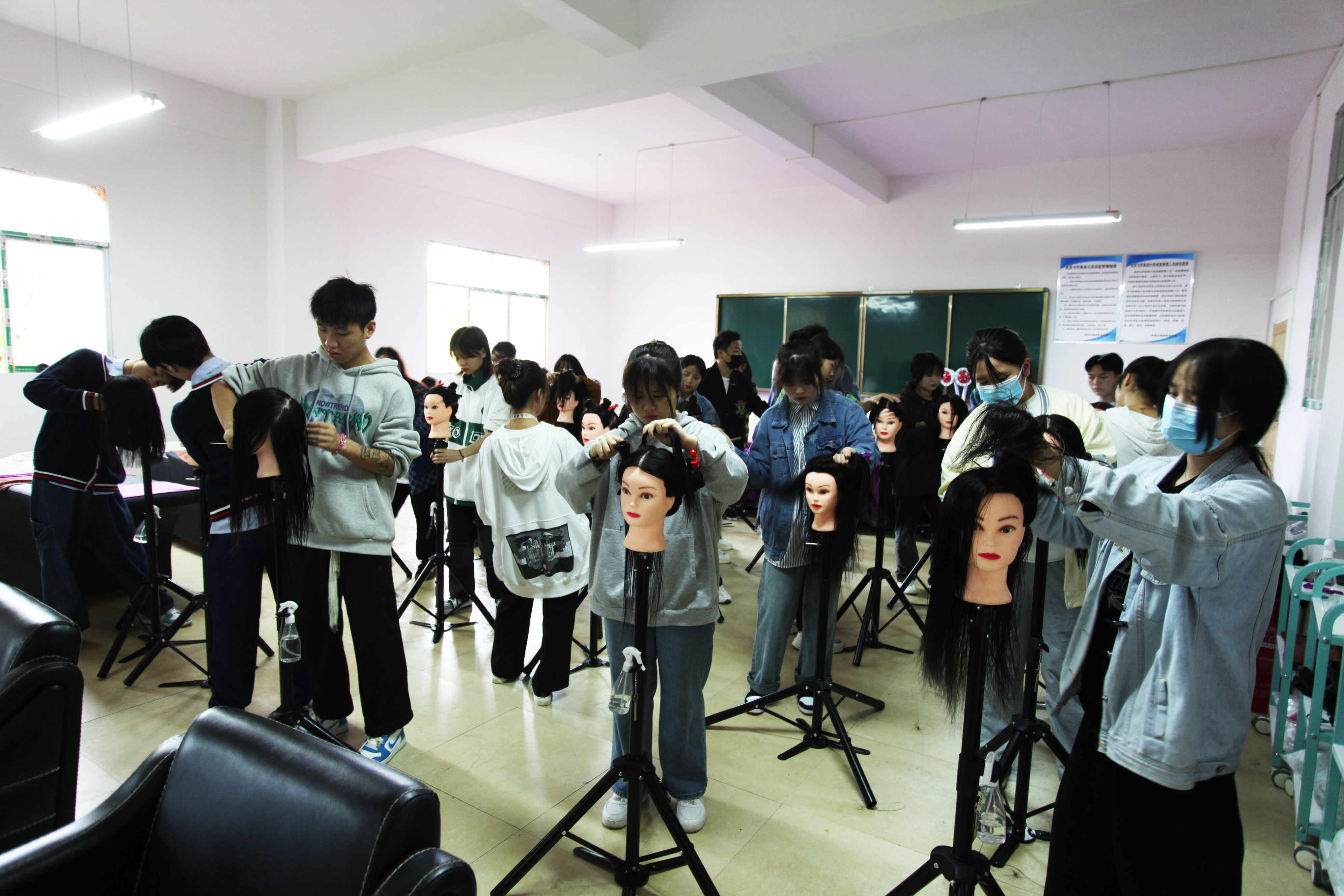 织金一般民办高中有哪些+2025织金500分可以读的民办高中