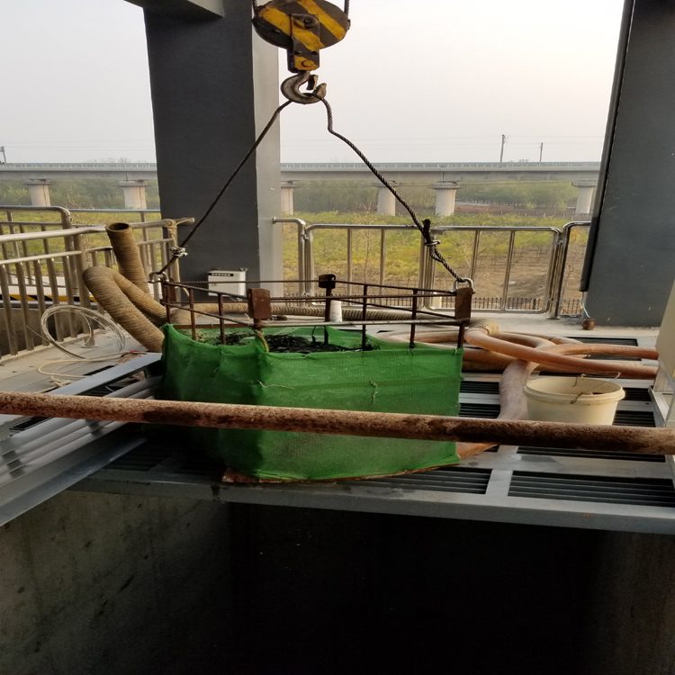 甘孜市推流器泵水下打捞公司全程服务——甘孜市工程队