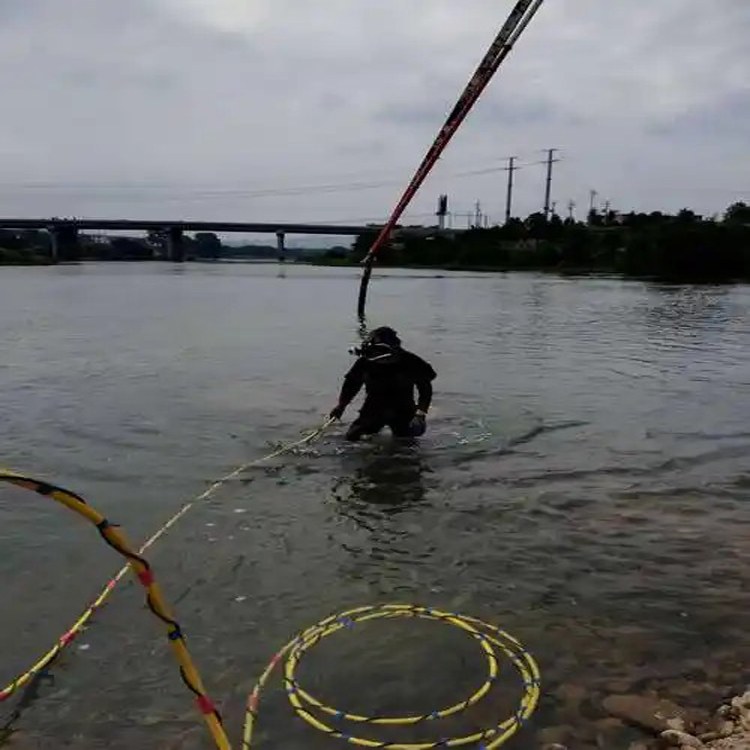 海北市水下电焊公司成本较低——海北市施工队伍