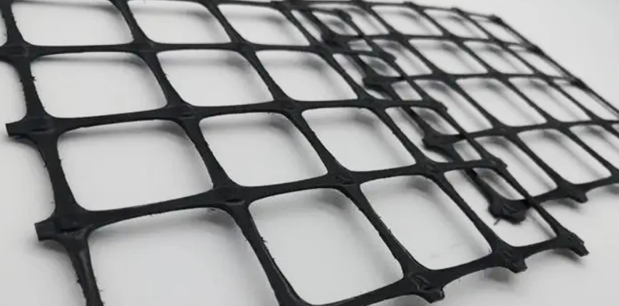 2026厂家直销：新疆本地国标土工格栅现货供应-欢迎咨询