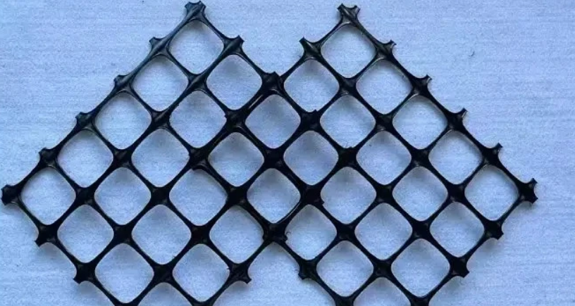 2026厂家直销：黑龙江本地抗裂防渗玻纤格栅现货供应 -土工格栅厂家