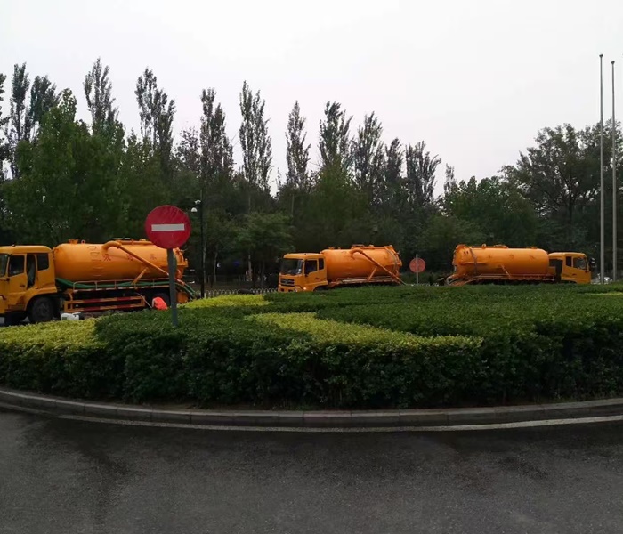 大兴区附近上门工地抽泥浆清洗车疏通管道-快速上门