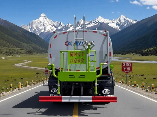 东风多利卡D9十五方洒水车，让城市洁净永不止步