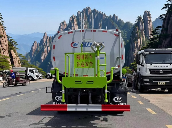 不断升级服务标准，东风多利卡D9洒水车超越客户期待