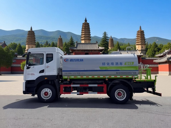 东风多利卡D9洒水车对比竞品：动力参数领先10%，作业效率更高
