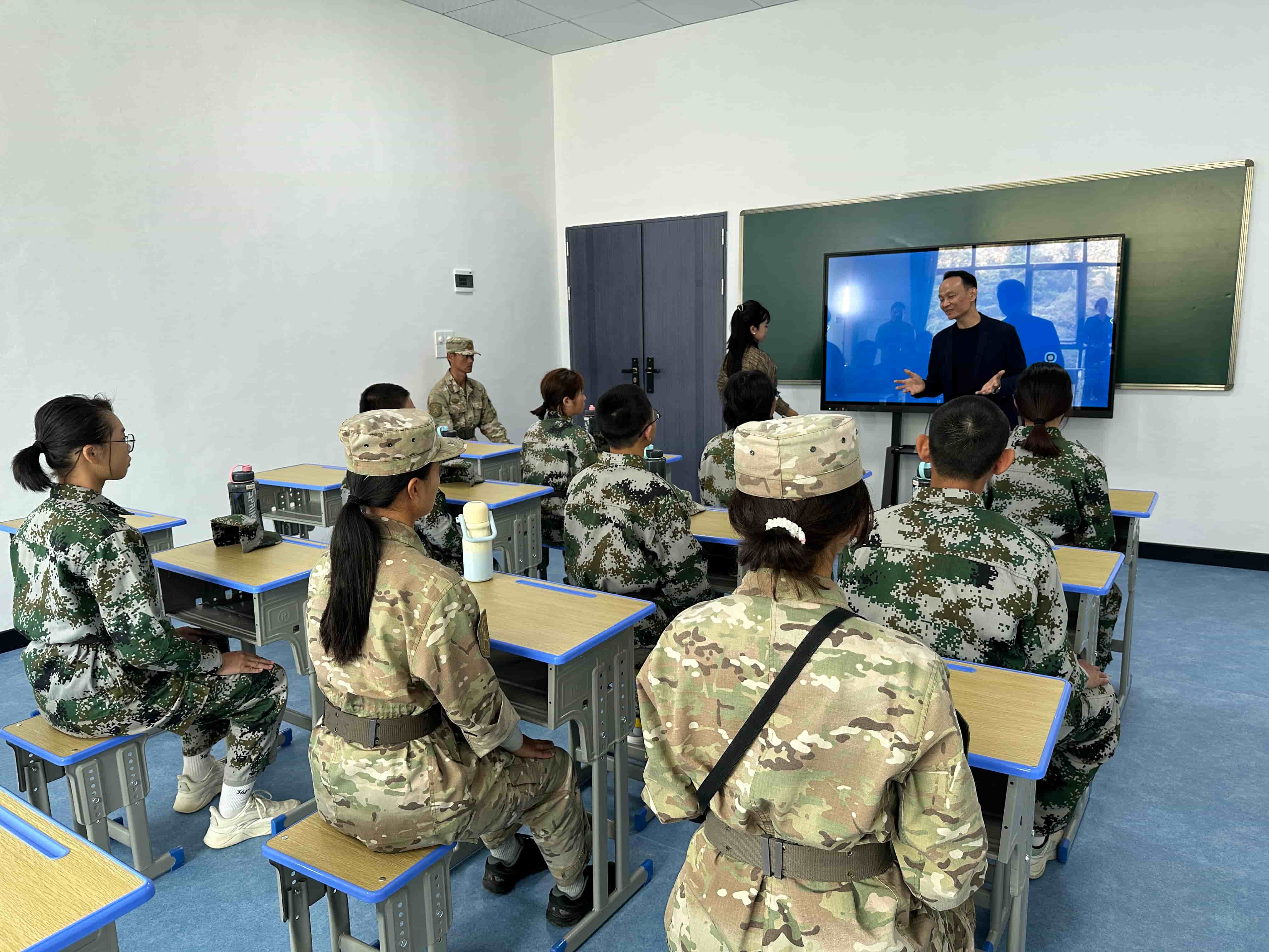 湛江新兴街道感恩缺失管教学校地址