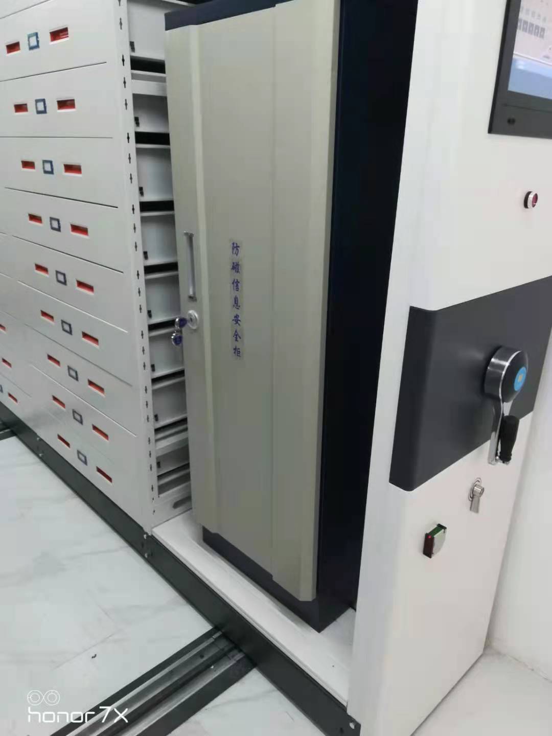 漳州电动密集柜智能密集柜的区别<金虎力家具定做企业生产厂家>