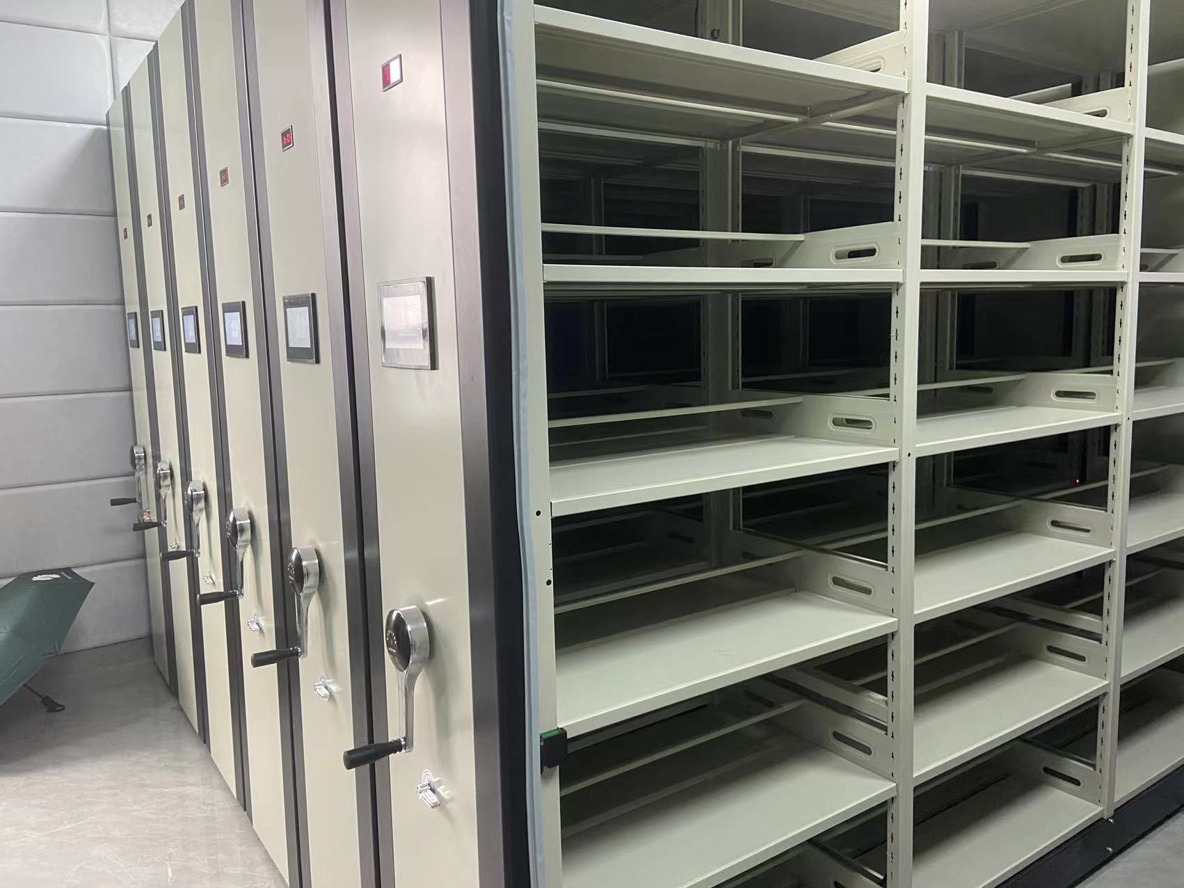 鹰潭手动型密集柜<金虎力办公家具定制化生产的工厂>